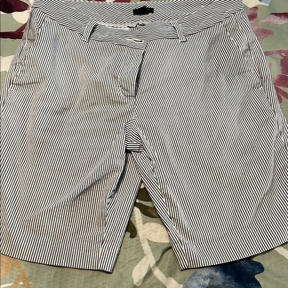 Ann Taylor pinstripe Bermuda shorts. - Picture 1 of 6